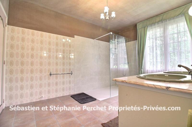 Maison - 229 m² - 8 pièces