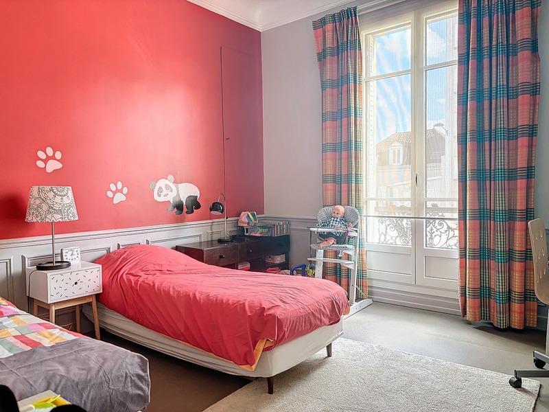 Maison bourgeoise - 334 m² - 13 pièces