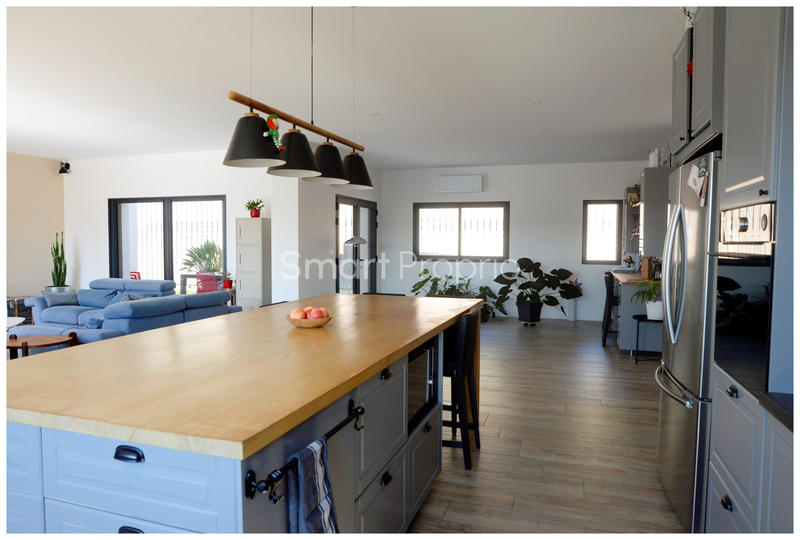 Villa - 225 m² - 9 pièces