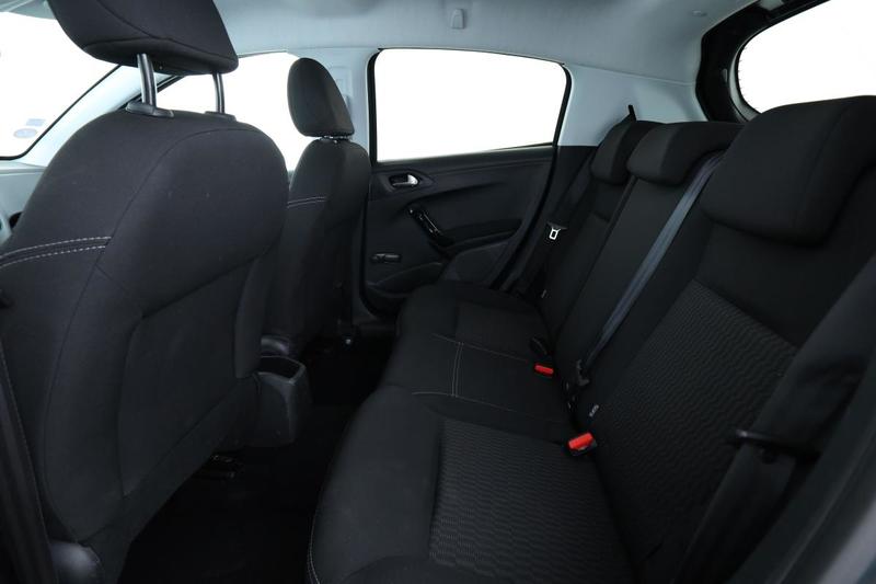 Peugeot 208 1.2 PureTech Style 5p 82 ch