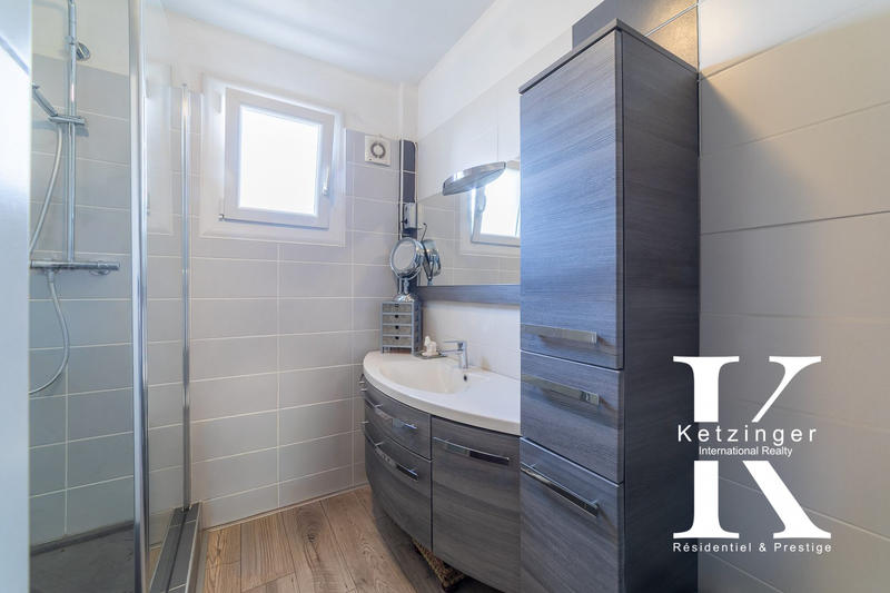 Maison - 179 m² - 7 pièces