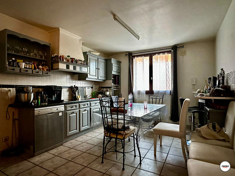 Maison - 256 m² - 12 pièces