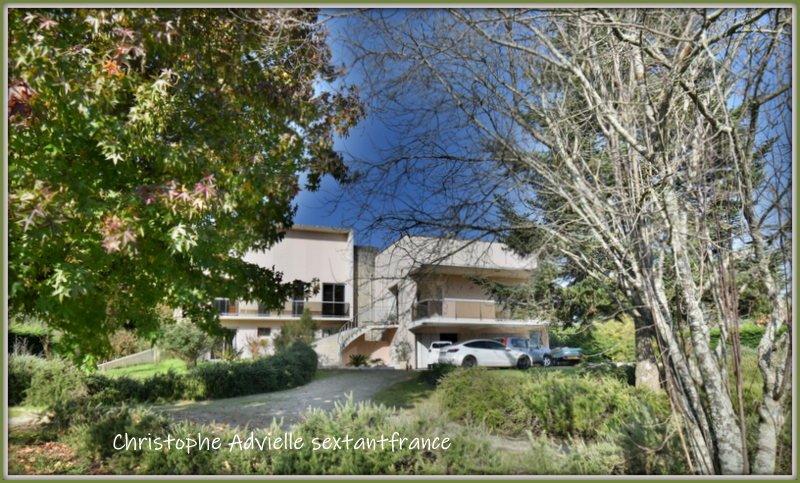 Maison d'architecte - 280 m² - 10 pièces