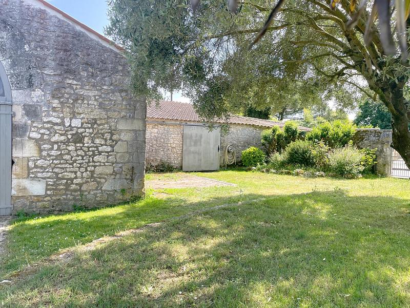 Propriété - 473 m² - 15 pièces