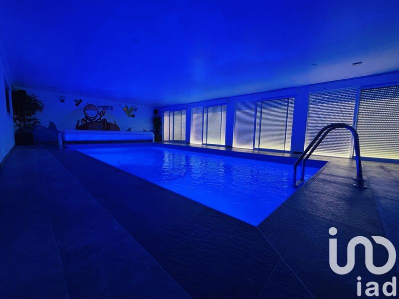 Maison - 400 m² - 8 pièces