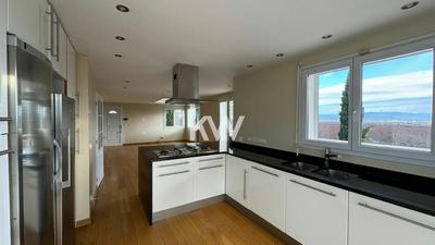 Maison - 227 m² - 8 pièces