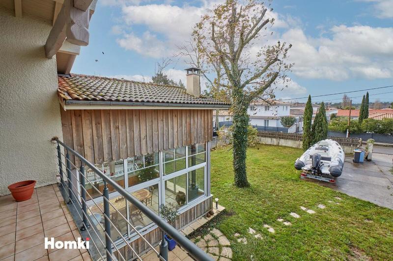 Maison - 203 m² - 7 pièces