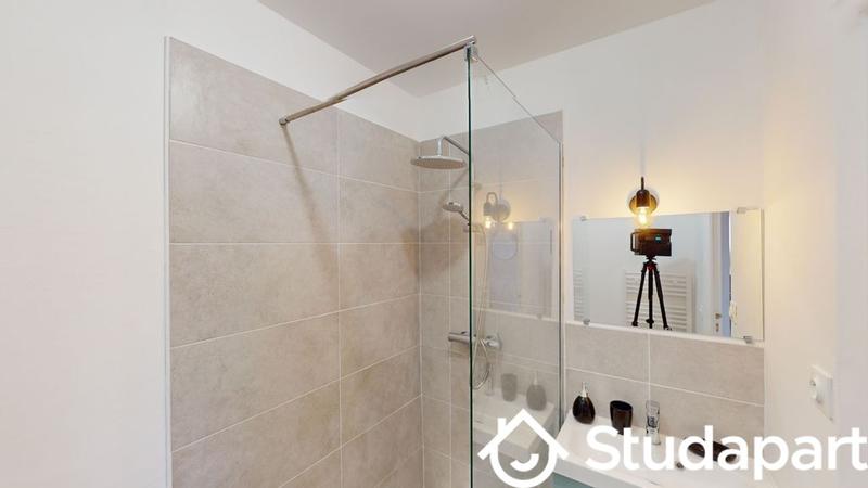 Chambre - 63 m² - 1 pièce