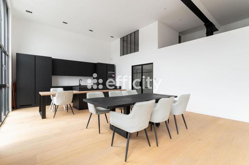 Loft - 140 m² - 5 pièces