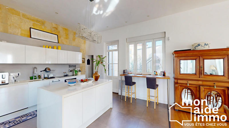 Maison - 180 m² - 7 pièces