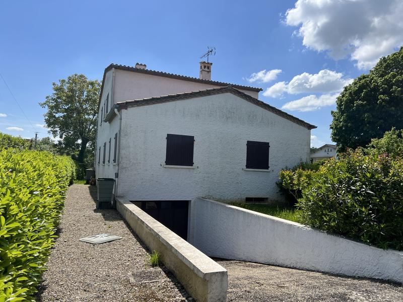 Maison - 185 m² - 7 pièces