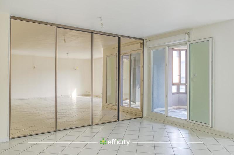 Appartement - 93 m² - 4 pièces