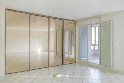 Appartement - 93 m² - 4 pièces