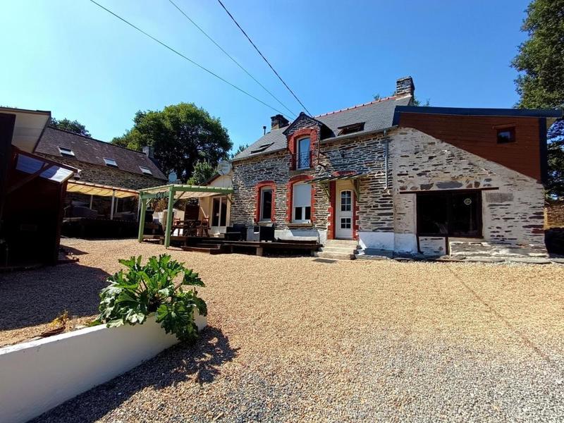 Maison - 105 m² - 8 pièces