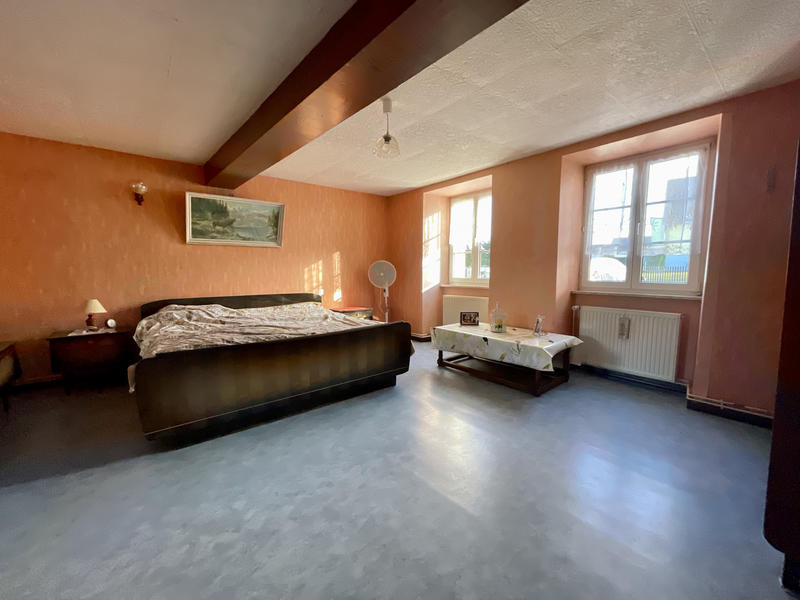 Maison - 290 m² - 9 pièces