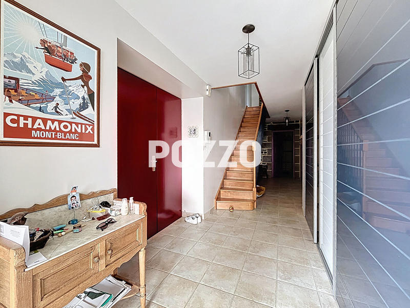 Maison - 202 m² - 6 pièces
