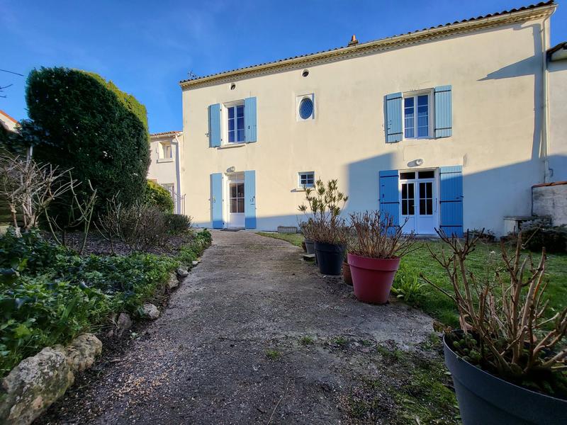 Maison ancienne - 165 m² - 7 pièces