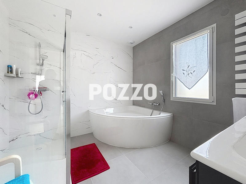 Maison - 193 m² - 7 pièces