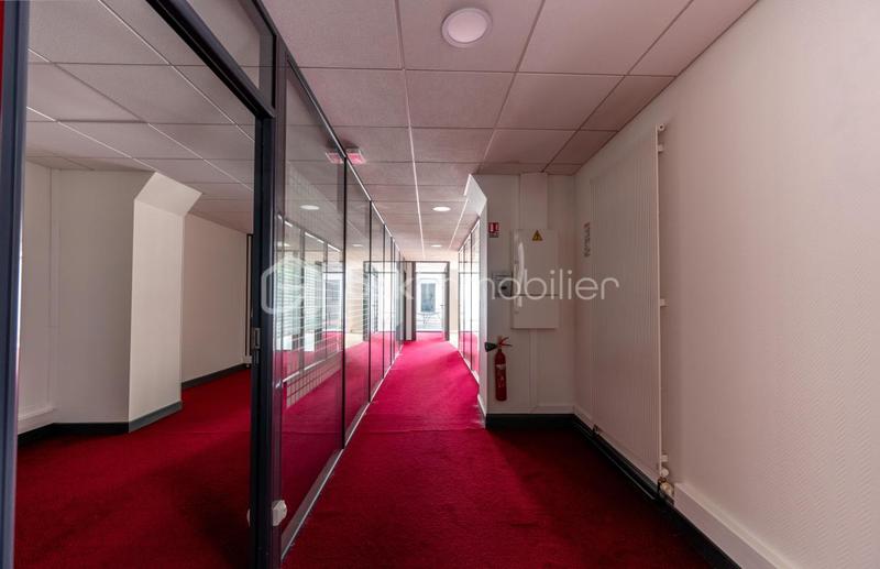 Local commercial - 200 m² - 7 pièces