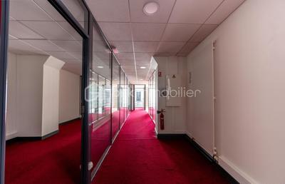 Local commercial - 200 m² - 7 pièces