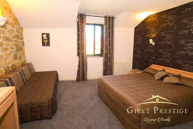 Propriété - 500 m² - 25 pièces