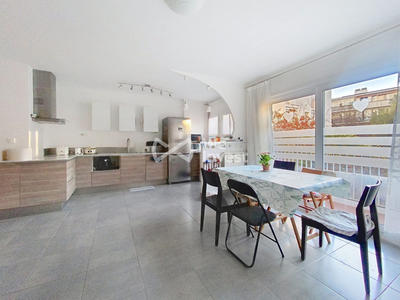 Appartement - 95 m² - 4 pièces