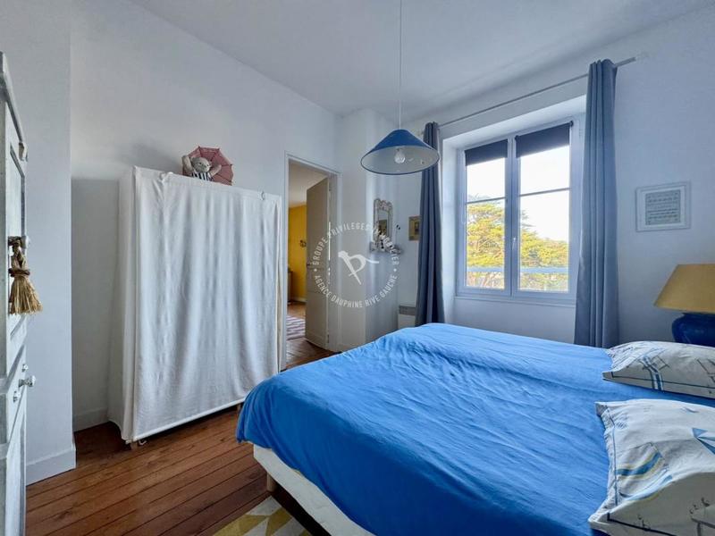 Appartement - 134 m² - 6 pièces