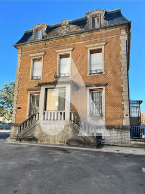 Immeuble - 200 m² - 9 pièces