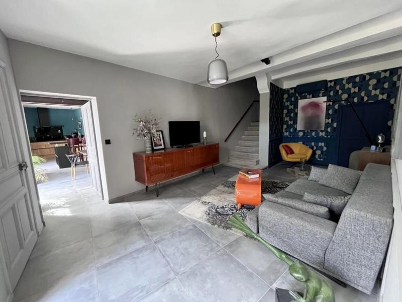 Maison de village - 400 m² - 12 pièces