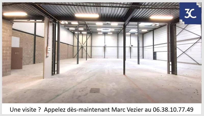 Entrepôt - 1 593 m²