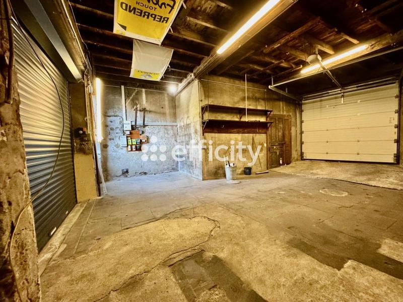 Maison - 240 m² - 10 pièces