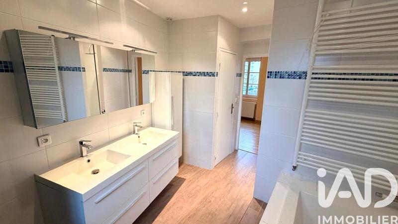 Maison de ville - 268 m² - 9 pièces