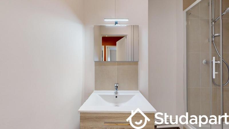 Chambre - 9 m² - 1 pièce