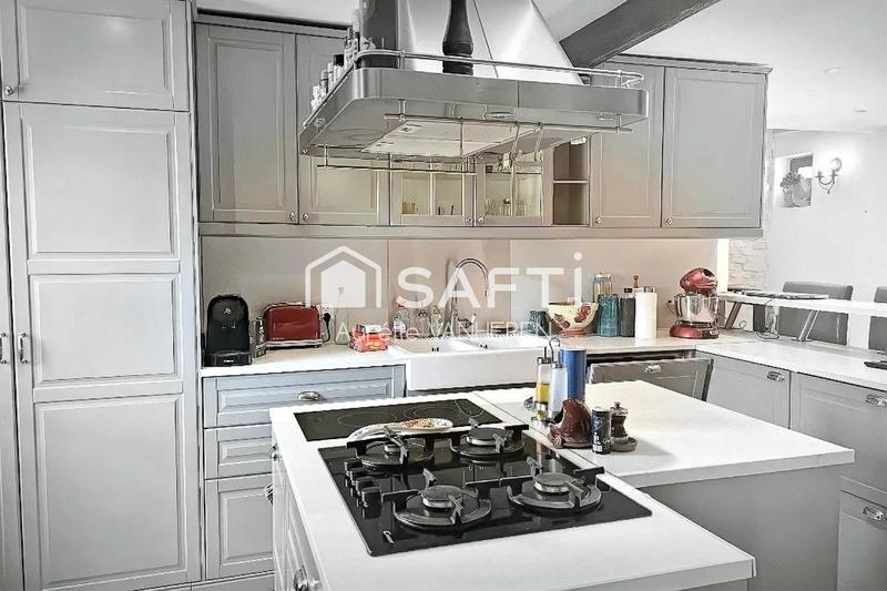 Maison - 291 m² - 11 pièces