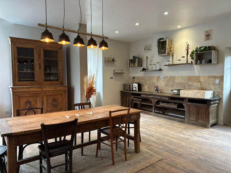 Maison - 211 m² - 9 pièces