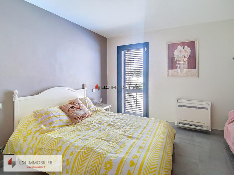 Maison - 260 m² - 6 pièces