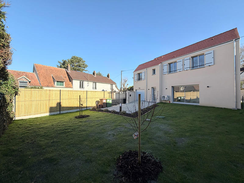 Maison - 96 m² - 4 pièces