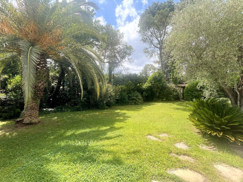 Propriété - 217 m² - 5 pièces