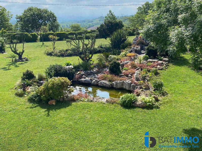 Maison - 248 m² - 7 pièces