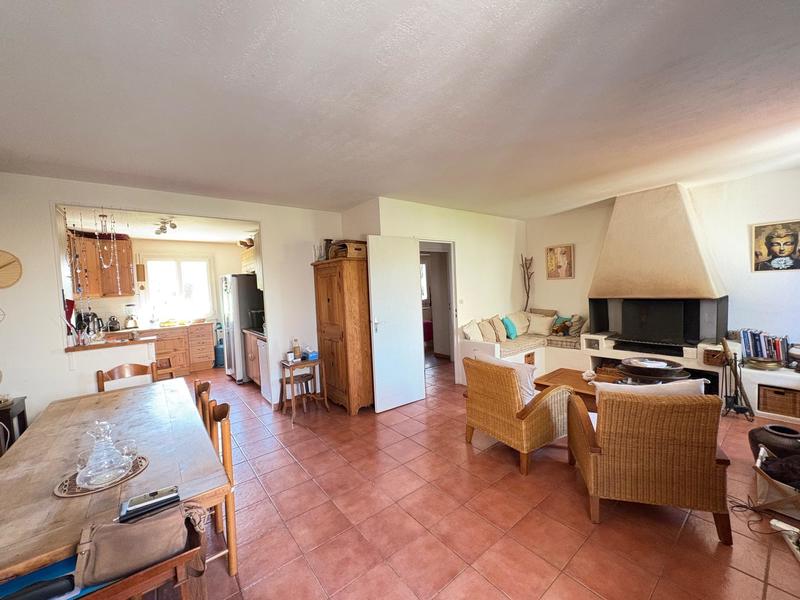 Maison - 96 m² - 4 pièces