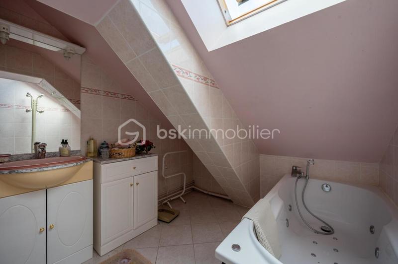 Maison - 95 m² - 5 pièces