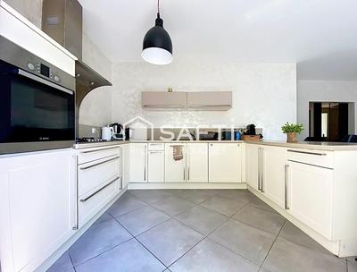 Maison - 160 m² - 6 pièces