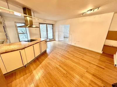 Appartement - 81 m² - 3 pièces