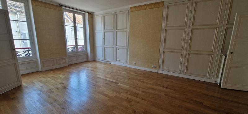 Maison - 340 m² - 6 pièces