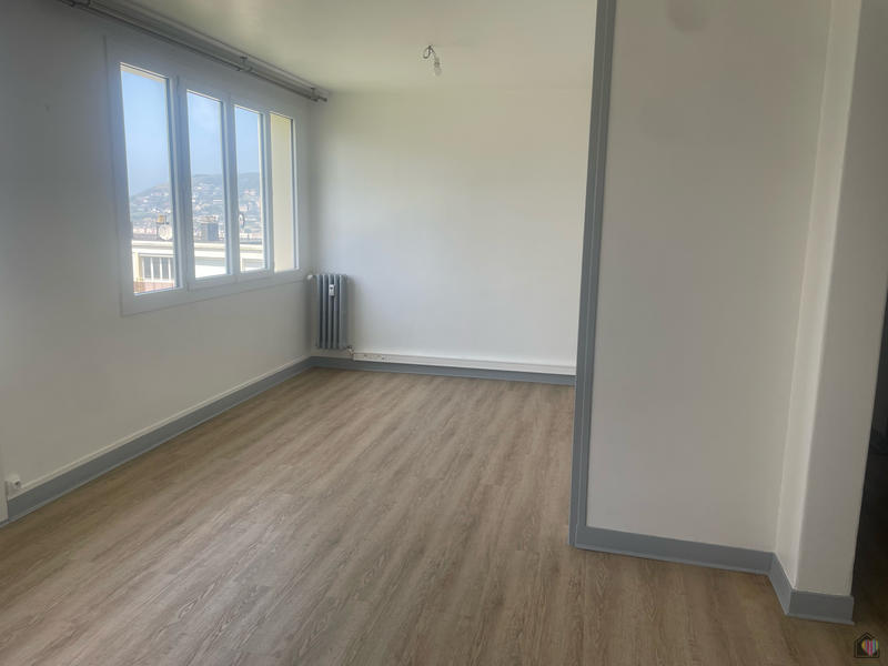 Appartement - 81 m² - 5 pièces