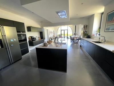 Villa - 280 m² - 9 pièces