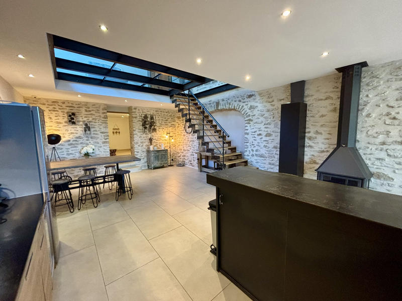 Mas - 185 m² - 5 pièces