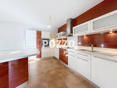 Maison - 153 m² - 8 pièces