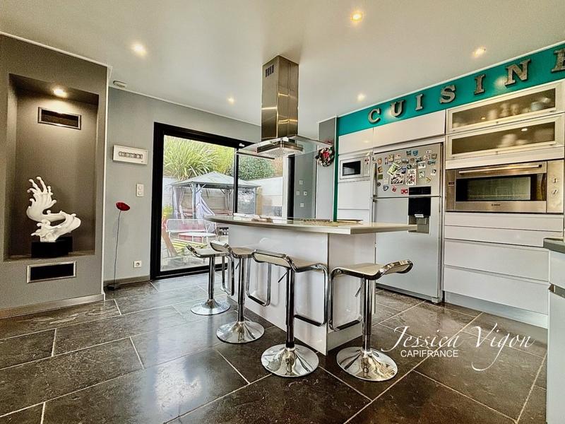 Maison - 194 m² - 6 pièces