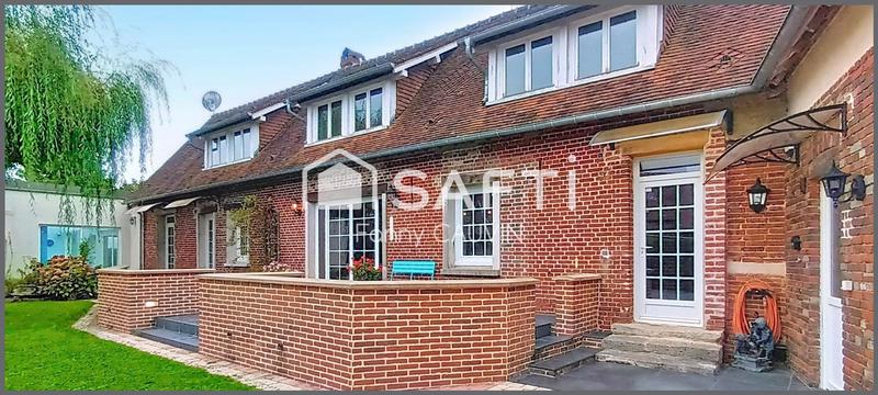 Maison - 240 m² - 8 pièces